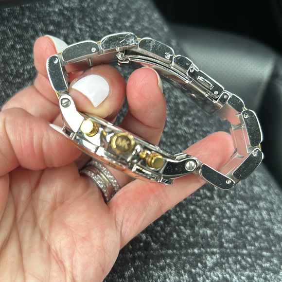 Michael Kors Watch - Picture 2 of 4